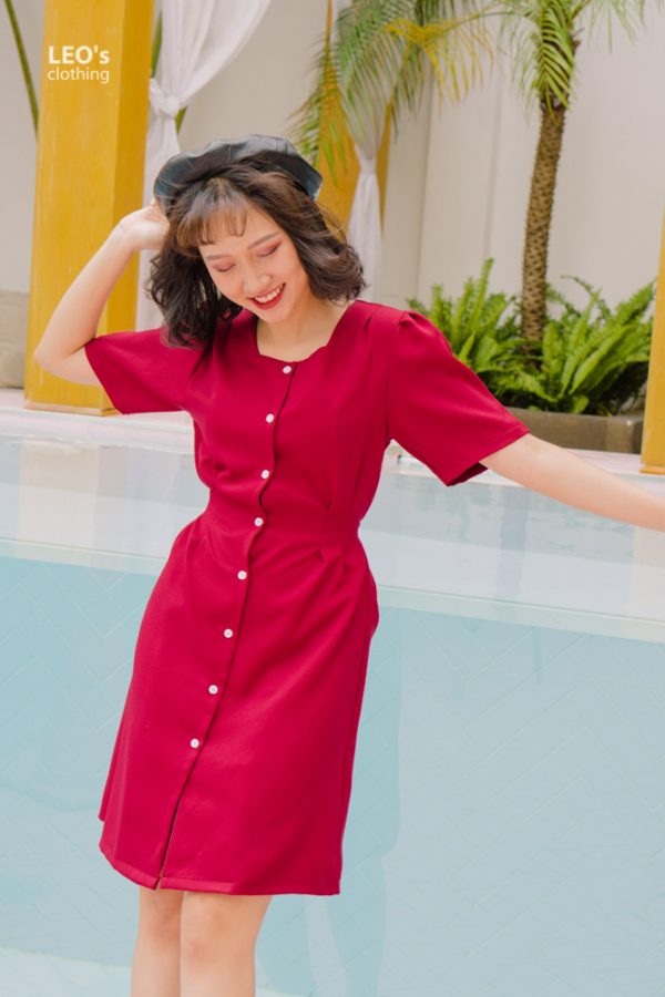 Đầm cổ U nút màu đỏ Freesize