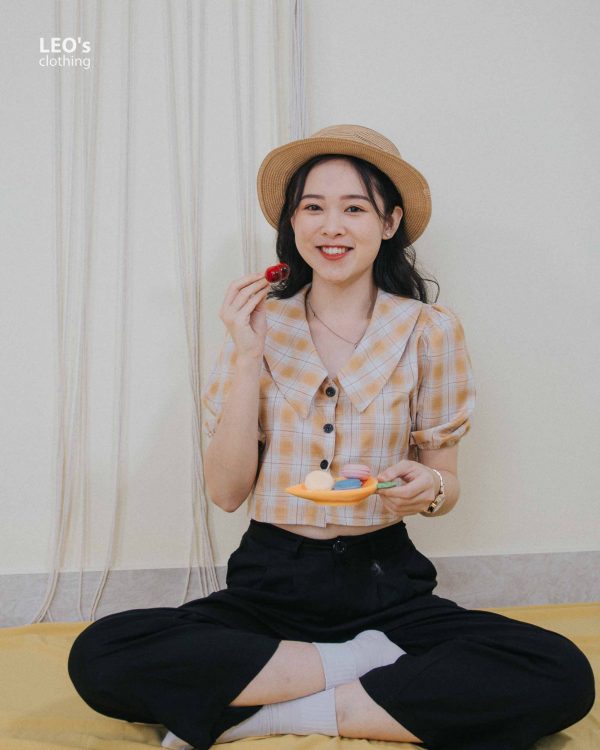 Áo cổ lá sen croptop LEO's clothing