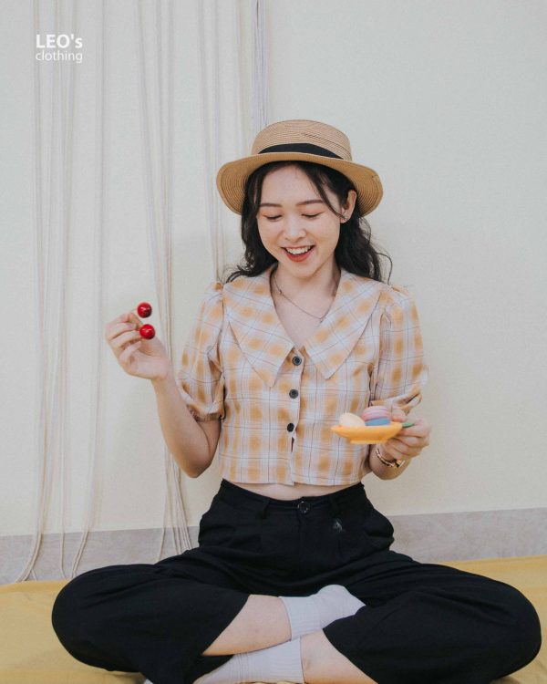Áo cổ lá sen croptop LEO's clothing