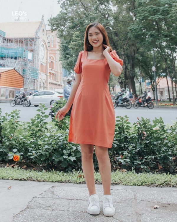 Đầm Cổ U Tay Ngắn Trơn